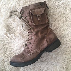 Combat boots